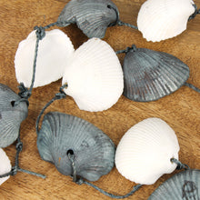 Lade das Bild in den Galerie-Viewer, 2er Set Muschelgirlande 1m