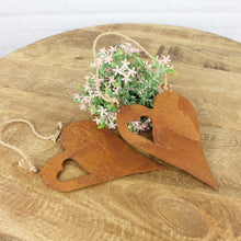 Lade das Bild in den Galerie-Viewer, 2er Set Herzhänger Rost 17 cm