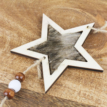 Lade das Bild in den Galerie-Viewer, 2er Set Weihnachtsgirlande Holz & Fell Stern Baum