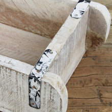 Lade das Bild in den Galerie-Viewer, Ziegelform aus Holz, Antik-Weiß