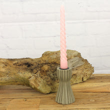 Lade das Bild in den Galerie-Viewer, 8er Set Spiralkerze Rosa