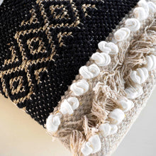 Lade das Bild in den Galerie-Viewer, Kissen Schwarz Beige Gold 30 x 50 cm