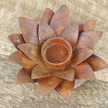 Lade das Bild in den Galerie-Viewer, 2er Set Kerzenhalter Seerose Rost