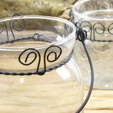 Lade das Bild in den Galerie-Viewer, Windlicht Retro Glas Metall