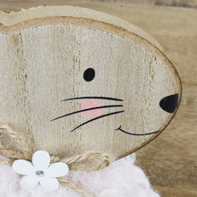Lade das Bild in den Galerie-Viewer, 2er Set Holzhase mit Kunstfell Beige oder Rosa