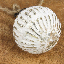 Lade das Bild in den Galerie-Viewer, Christbaumkugeln 5er Girlande