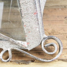 Lade das Bild in den Galerie-Viewer, Laterne mit Wandhaken, Antik finished, Metall