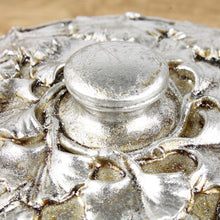 Lade das Bild in den Galerie-Viewer, Schmuckdose Blätter altsilber