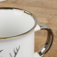 Lade das Bild in den Galerie-Viewer, Tasse Porzellan Hirsch Weiß Braun