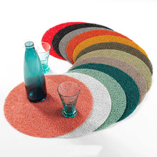 Lade das Bild in den Galerie-Viewer, 4er Set Platzset rund Senfgelb PVC 38 cm