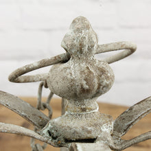 Lade das Bild in den Galerie-Viewer, Pflanzkrone hängend Antikgrau 23,5 cm