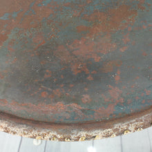 Lade das Bild in den Galerie-Viewer, Dekoteller Tablett Rund rostig