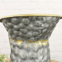 Lade das Bild in den Galerie-Viewer, Deko Kanne 34 cm hoch Anthrazit mit Gold