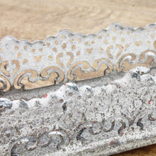 Lade das Bild in den Galerie-Viewer, Schale Metall - klein - Anik grau