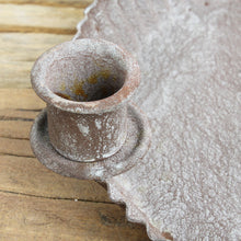 Lade das Bild in den Galerie-Viewer, Kerzenteller für 4 Stabkerzen Antikbraun Metall