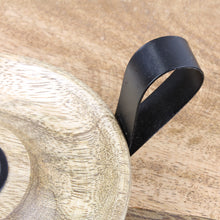 Lade das Bild in den Galerie-Viewer, Kerzenhalter rund Mangoholz