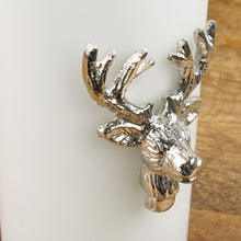 Lade das Bild in den Galerie-Viewer, 4er Set Kerzenstecker Hirschkopf silber Alu