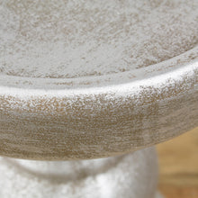 Lade das Bild in den Galerie-Viewer, Kerzenständer rund Silber aus Terracotta