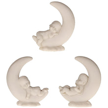 Lade das Bild in den Galerie-Viewer, 3er Set Baby-Figur auf Mond Weiß
