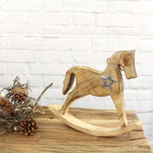 Lade das Bild in den Galerie-Viewer, Schaukelpferd Holz mit Stern silber