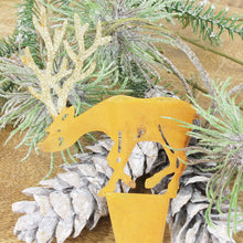 Lade das Bild in den Galerie-Viewer, Dekohirsch zum stecken Metall Rost