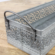 Lade das Bild in den Galerie-Viewer, Tablett Metall Grau filigranes Muster