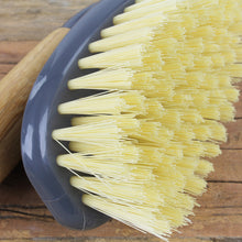 Lade das Bild in den Galerie-Viewer, Scheuerbürste mit Bambusgriff
