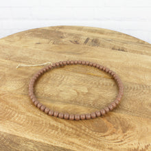 Lade das Bild in den Galerie-Viewer, Holzperlenkranz Ringhänger Braun 26 cm