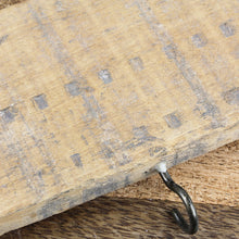 Lade das Bild in den Galerie-Viewer, Treibholzplanke mit 5 Haken