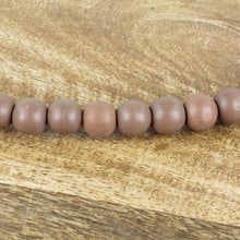 Lade das Bild in den Galerie-Viewer, Holzperlenkranz Ringhänger Natur Hellbraun 35 cm