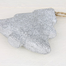 Lade das Bild in den Galerie-Viewer, 2er Set Christbaumhänger Tanne Silber Glitzer