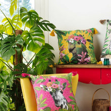 Lade das Bild in den Galerie-Viewer, Kissen Papagei 45 x 45 cm