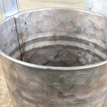 Lade das Bild in den Galerie-Viewer, 2er Set Vintage Pflanztopf Silber Kupfer Metall 26 cm