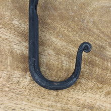 Lade das Bild in den Galerie-Viewer, Haken Metall schwarz