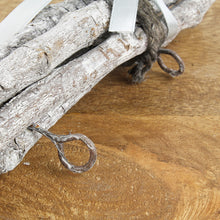 Lade das Bild in den Galerie-Viewer, Hängeast Grau