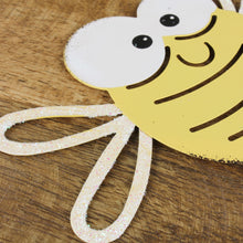 Lade das Bild in den Galerie-Viewer, 2er Set Gartenstecker Biene Metall