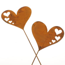 Lade das Bild in den Galerie-Viewer, 2er Set Gartenstecker Herz Rost