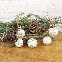 Lade das Bild in den Galerie-Viewer, Christbaumkugeln 5er Girlande