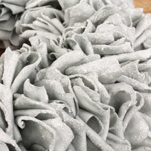 Lade das Bild in den Galerie-Viewer, Weihnachtskranz 33 cm Ø grau blau mit Glimmer