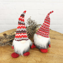 Lade das Bild in den Galerie-Viewer, Dekowichtel Groß 27,5 cm Strickmütze