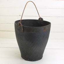 Lade das Bild in den Galerie-Viewer, Gummi Eimer aus alten Autoreifen