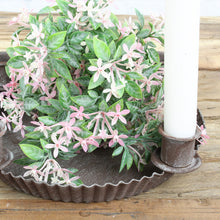 Lade das Bild in den Galerie-Viewer, Kerzenteller für 4 Stabkerzen Antikbraun Metall