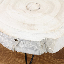 Lade das Bild in den Galerie-Viewer, Baumscheibe mit Metallbeinen Weiß gewischt