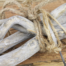 Lade das Bild in den Galerie-Viewer, Deko-Äste gebunden mit Haken