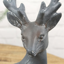 Lade das Bild in den Galerie-Viewer, Deko Rentier Grau Poly