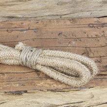 Lade das Bild in den Galerie-Viewer, Blumenampel Bast, natur