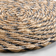 Lade das Bild in den Galerie-Viewer, Platzset Stroh Braun Weiß oder Braun Schwarz