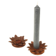 Lade das Bild in den Galerie-Viewer, 2er Set Kerzenhalter Seerose Rost