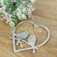 Lade das Bild in den Galerie-Viewer, Dekohänger Herz Vogel Metall Silber