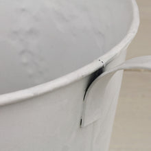 Lade das Bild in den Galerie-Viewer, Blumentopf, Blechtasse Weiß